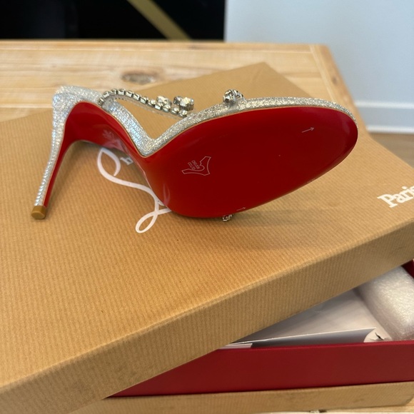 Louboutin heels - Picture 2 of 3